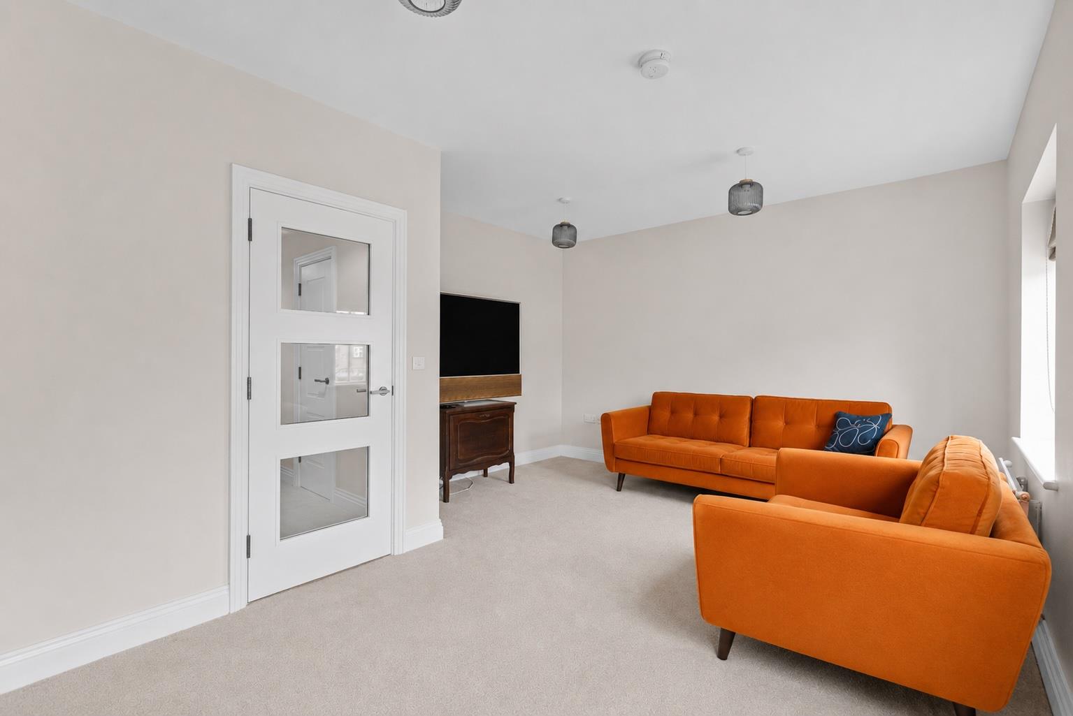 Martin Avenue, Ascot